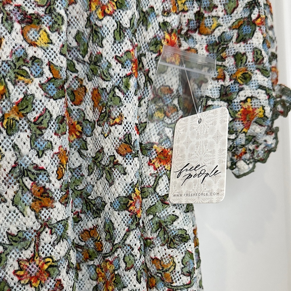 FREE PEOPLE NWT Floral Puff-Sleeve Peasant Top